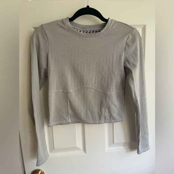 Vuori LONG SLEEVE TEXTURED CHILLED OUT TOP - Picture 1 of 4